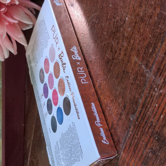 PUR x Barbie 'Endless Possibilities' Eyeshadow Palette (Collectors Item) - Picture 4 of 13